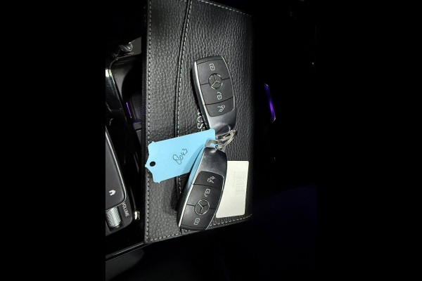 Mercedes-Benz A-Klasse 180 Business Solution AMG NAVI/V-COCKPIT/CAM/DAB/LED/CARPLAY/ECC/PDC///