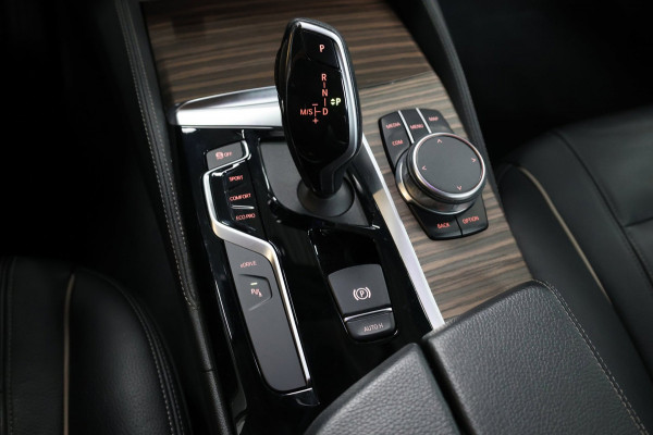 BMW 5 Serie 530e iPerformance High Executive LED/VIRTUAL/SFEER/SOFT/LEER+S.VERWARMING/LMV/CAM/ECC/12 MND GARANTIE