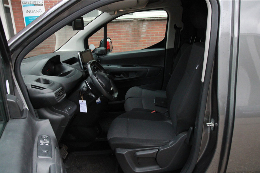 Peugeot Partner 1.5 BlueHDi 130PK Automaat L2 / Camera / 3 zits / multi stuur