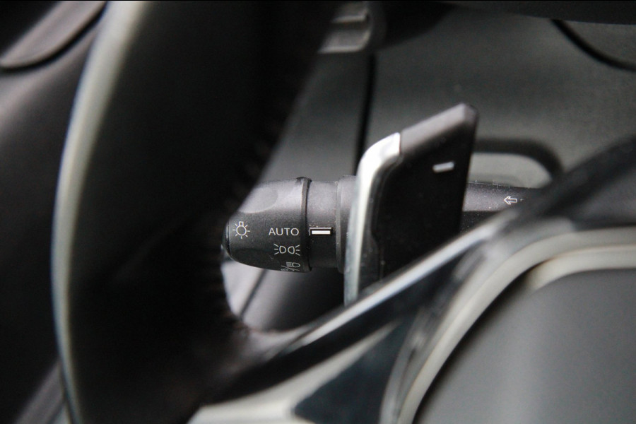 Peugeot Partner 1.5 BlueHDi 130PK Automaat L2 / Camera / 3 zits / multi stuur