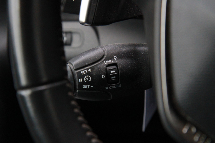 Peugeot Partner 1.5 BlueHDi 130PK Automaat L2 / Camera / 3 zits / multi stuur