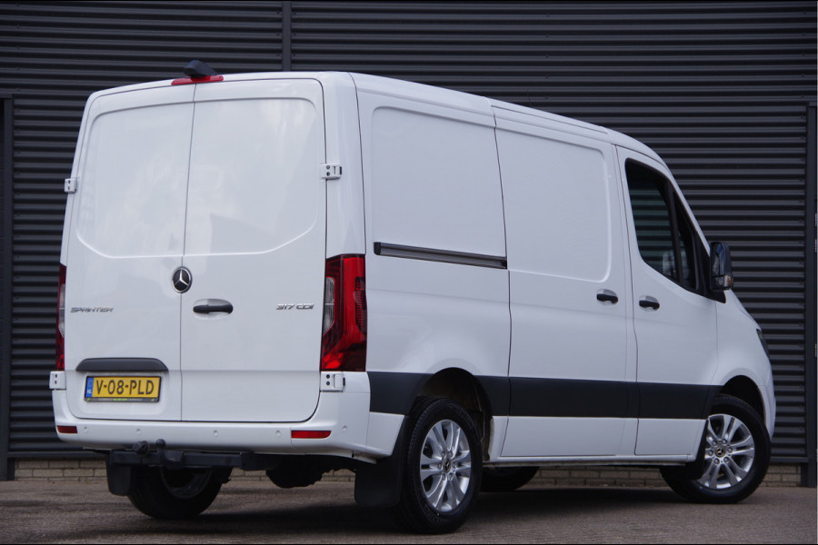 Mercedes-Benz Sprinter 317 1.9 CDI L1H1 RWD AUT. LED, TREKHAAK, LEDER, 360 CAMERA, STANDKACHEL, STOELVERWARMING, LEDER STUUR, CRUISE