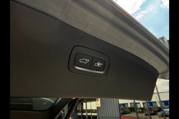 Volvo XC90 T8 Hybride long range Plus Dark THUNDER GREY 7 Zits All Black trekhaak 455pk 360 camera