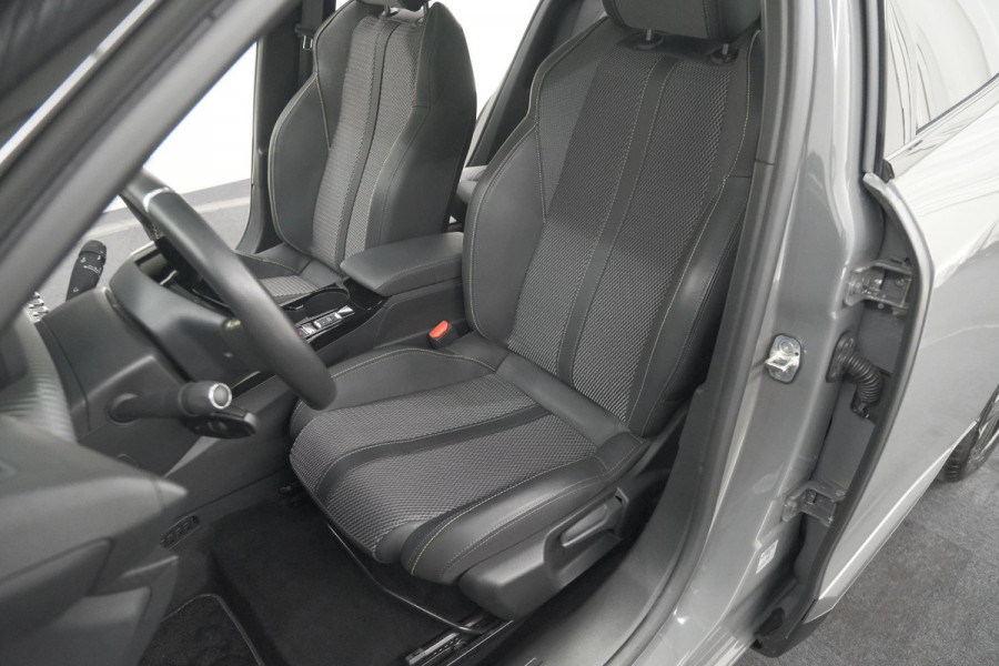 Peugeot e-2008 EV GT Avantage 54 kWh | 96.8% SOH | 11 KW Lader | 360 Camera | Panoramadak | Dodehoekdetectie
