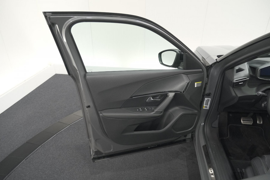 Peugeot e-2008 EV GT Avantage 54 kWh | 96.8% SOH | 11 KW Lader | 360 Camera | Panoramadak | Dodehoekdetectie