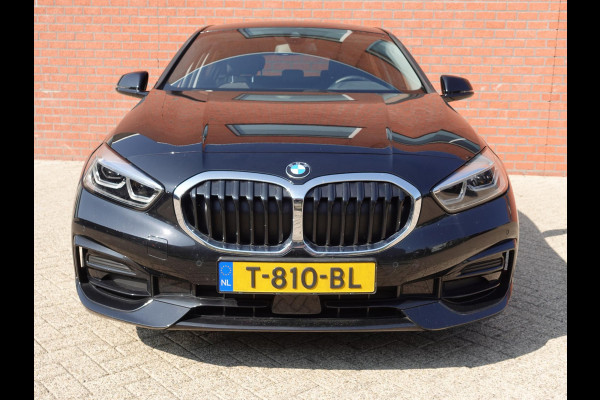 BMW 1-serie 118i Introduction Edition Automaat Navigatie  Virtual Cockpit  Parkeersensoren  Ledverlichting  HiFi audio  Cruise Control  Climate Control  Getinte ramen
