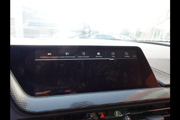 BMW 1-serie 118i Introduction Edition Automaat Navigatie  Virtual Cockpit  Parkeersensoren  Ledverlichting  HiFi audio  Cruise Control  Climate Control  Getinte ramen