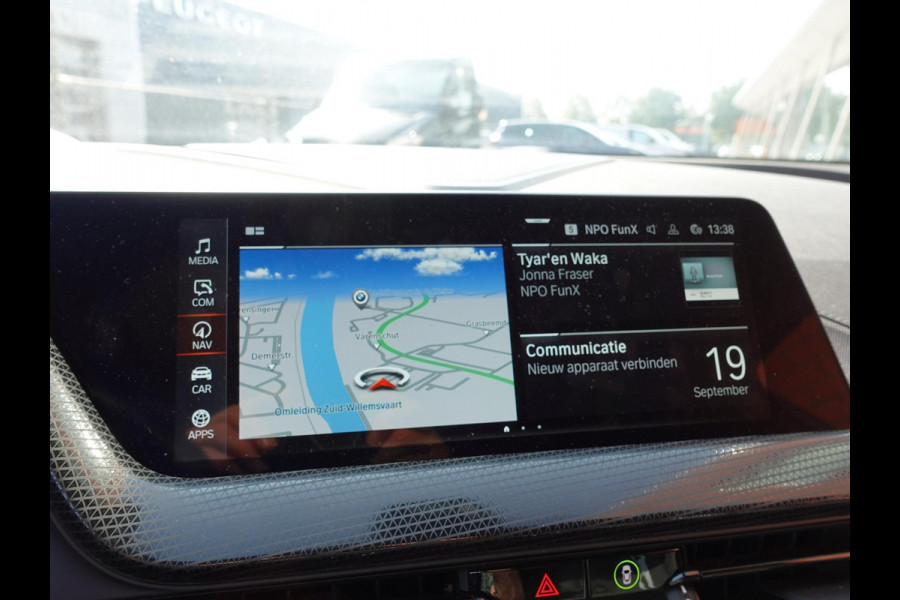 BMW 1-serie 118i Introduction Edition Automaat Navigatie  Virtual Cockpit  Parkeersensoren  Ledverlichting  HiFi audio  Cruise Control  Climate Control  Getinte ramen