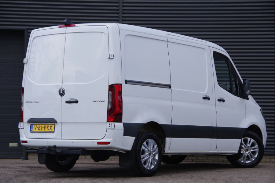 Mercedes-Benz Sprinter 317 1.9 CDI L1H1 RWD AUT. LED, TREKHAAK, LEDER, 360 CAMERA, STANDKACHEL, STOELVERWARMING, LEDER STUUR, CRUISE