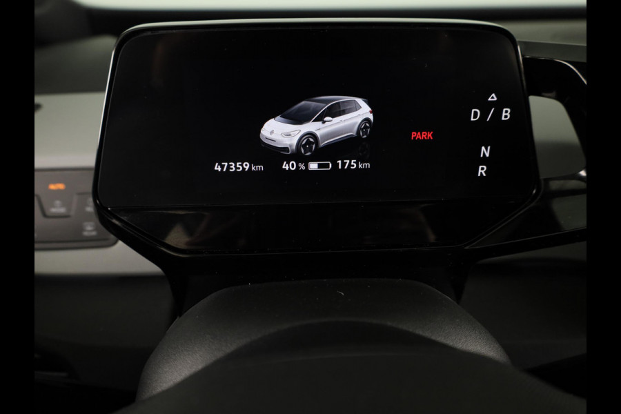 Volkswagen ID.3 First Plus 58 kWh 204PK | Navigatie | Parkeercamera | 19"LM velgen |