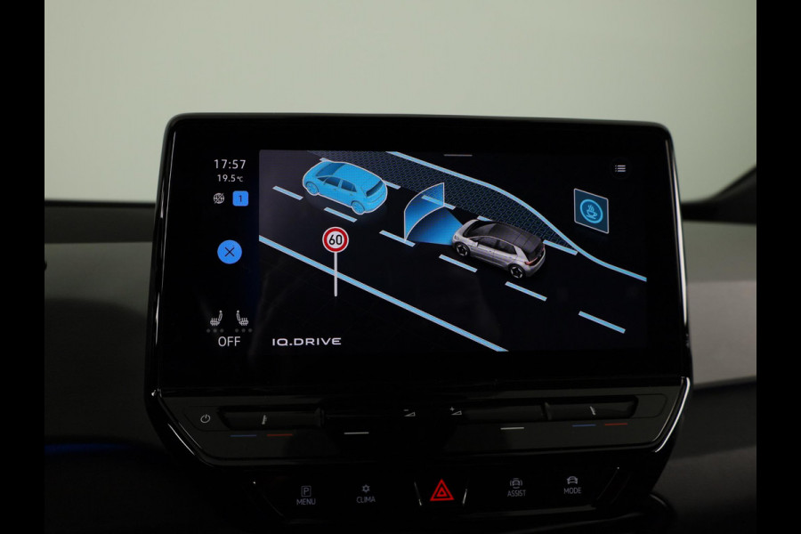 Volkswagen ID.3 First Plus 58 kWh 204PK | Navigatie | Parkeercamera | 19"LM velgen |