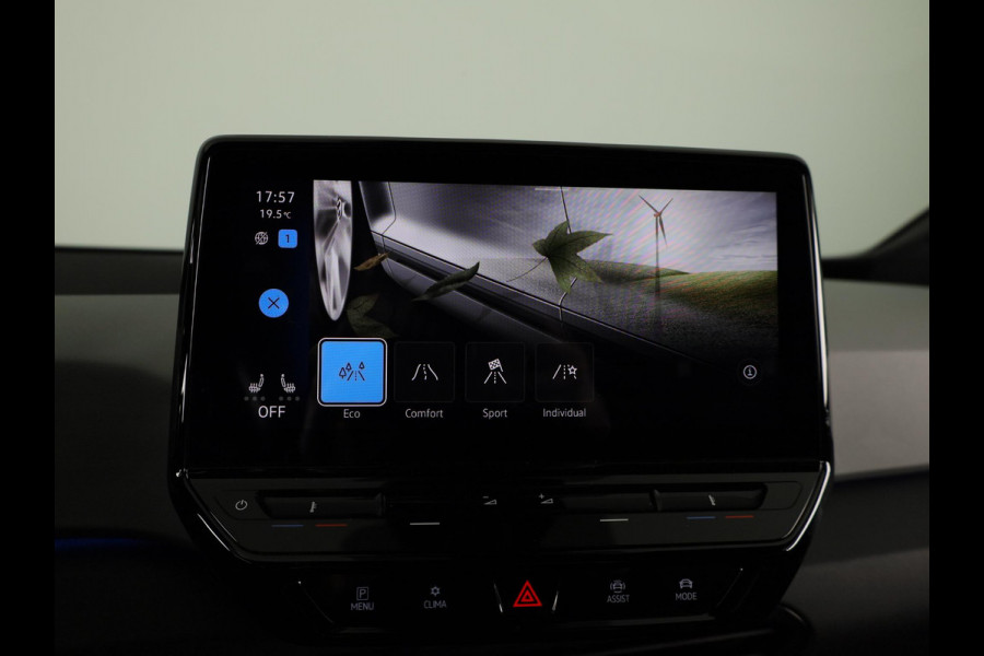 Volkswagen ID.3 First Plus 58 kWh 204PK | Navigatie | Parkeercamera | 19"LM velgen |