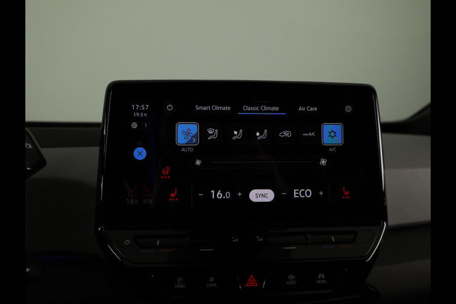 Volkswagen ID.3 First Plus 58 kWh 204PK | Navigatie | Parkeercamera | 19"LM velgen |