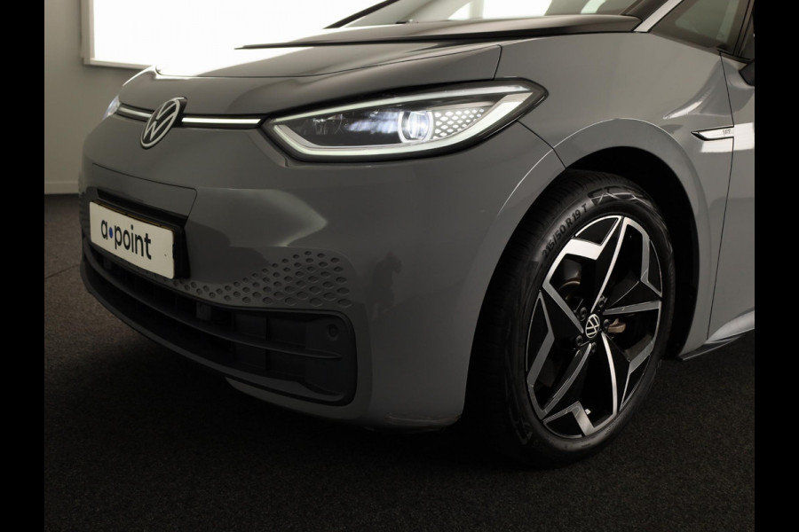 Volkswagen ID.3 First Plus 58 kWh 204PK | Navigatie | Parkeercamera | 19"LM velgen |