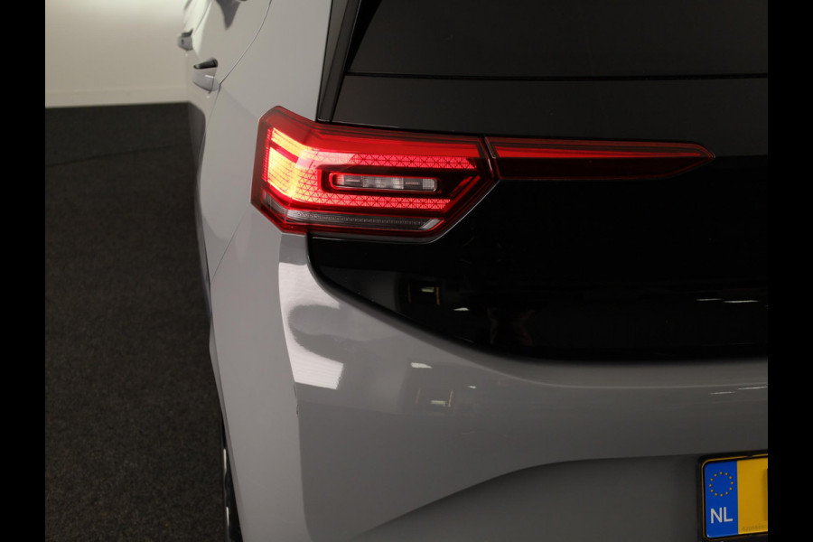 Volkswagen ID.3 First Plus 58 kWh 204PK | Navigatie | Parkeercamera | 19"LM velgen |