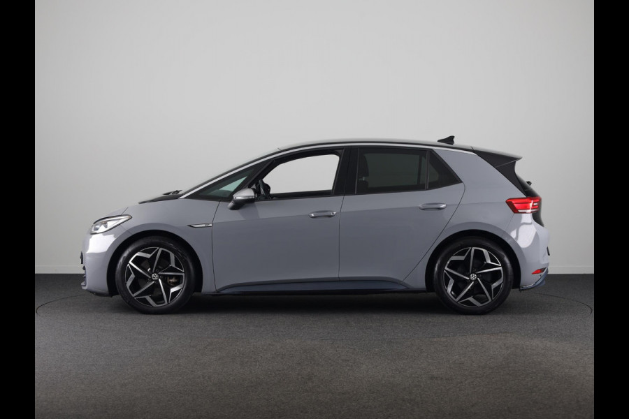 Volkswagen ID.3 First Plus 58 kWh 204PK | Navigatie | Parkeercamera | 19"LM velgen |