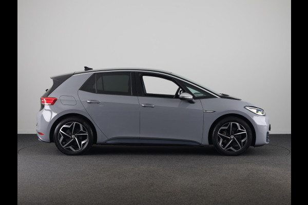 Volkswagen ID.3 First Plus 58 kWh 204PK | Navigatie | Parkeercamera | 19"LM velgen |