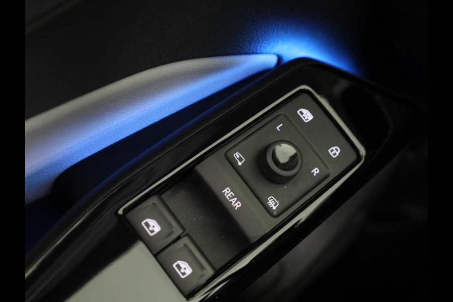 Volkswagen ID.3 First Plus 58 kWh 204PK | Navigatie | Parkeercamera | 19"LM velgen |