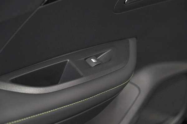 Peugeot 2008 1.2 Hybrid 136 GT | Camera | Apple Carplay | Parkeersensoren
