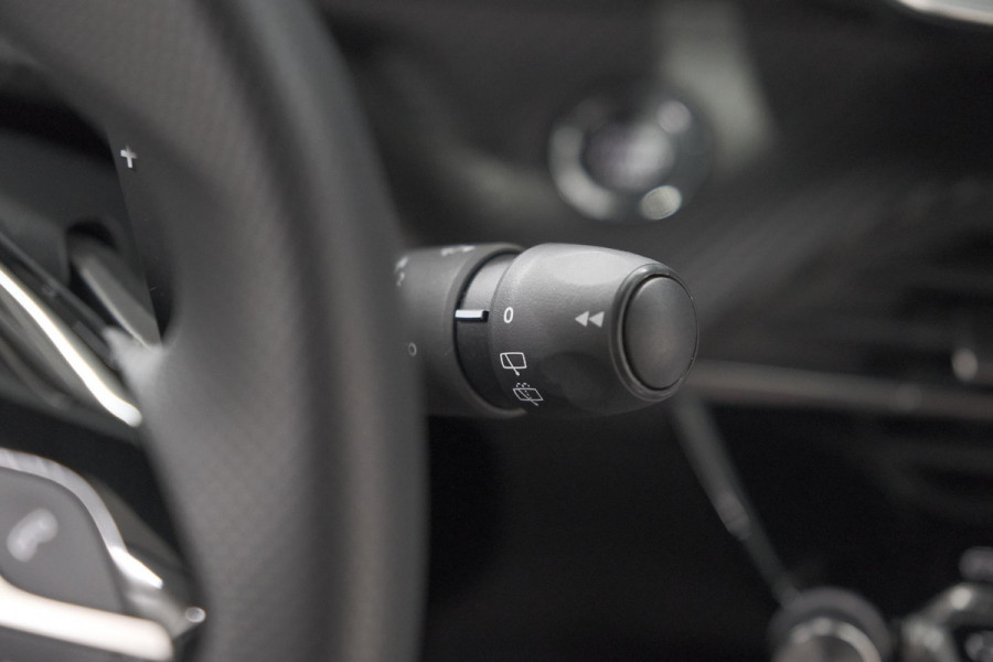 Peugeot 2008 1.2 Hybrid 136 GT | Camera | Apple Carplay | Parkeersensoren