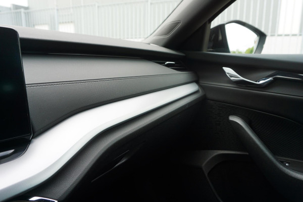 Škoda Octavia Combi 1.0 e-TSI Sport Business/Trekhaak/Digitaal Dashb./ Stuur en stoelverwarming.