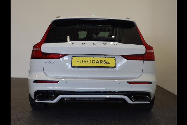 Volvo V60 2.0 T6 Recharge AWD R-Design Panoramadak Navigatie Apple Carplay/Android Auto Camera Parkeersensoren Stoel- en stuurverwarming Cruise Control Blind Spot Assist Virtual Cockpit Climate Control
