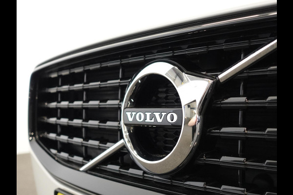 Volvo V60 2.0 T6 Recharge AWD R-Design Panoramadak Navigatie Apple Carplay/Android Auto Camera Parkeersensoren Stoel- en stuurverwarming Cruise Control Blind Spot Assist Virtual Cockpit Climate Control