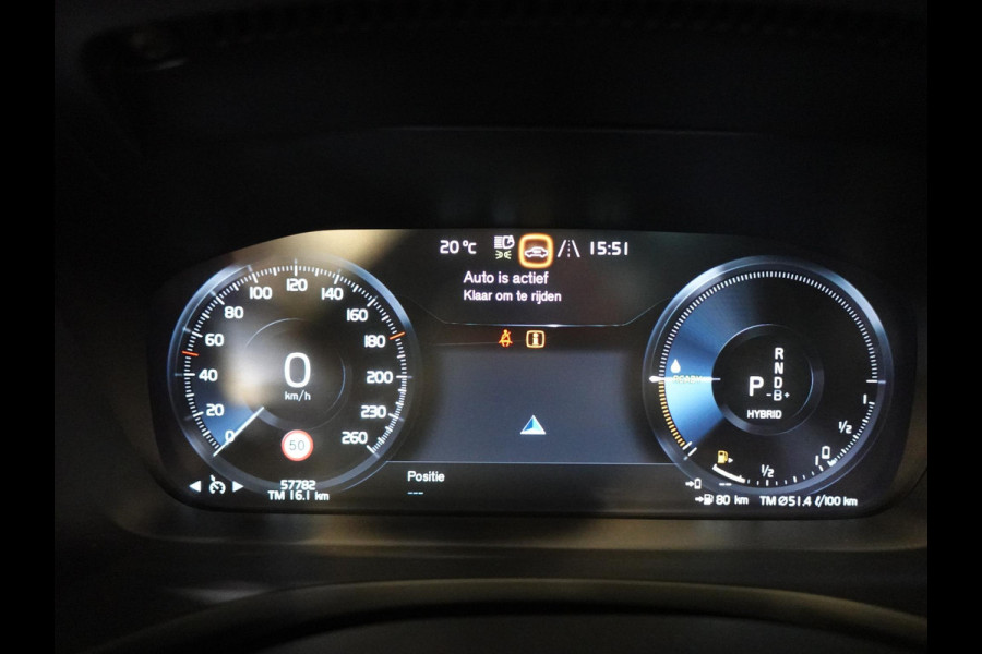 Volvo V60 2.0 T6 Recharge AWD R-Design Panoramadak Navigatie Apple Carplay/Android Auto Camera Parkeersensoren Stoel- en stuurverwarming Cruise Control Blind Spot Assist Virtual Cockpit Climate Control