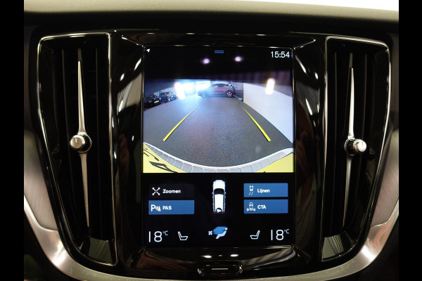 Volvo V60 2.0 T6 Recharge AWD R-Design Panoramadak Navigatie Apple Carplay/Android Auto Camera Parkeersensoren Stoel- en stuurverwarming Cruise Control Blind Spot Assist Virtual Cockpit Climate Control