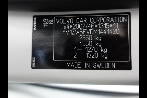 Volvo V60 2.0 T6 Recharge AWD R-Design Panoramadak Navigatie Apple Carplay/Android Auto Camera Parkeersensoren Stoel- en stuurverwarming Cruise Control Blind Spot Assist Virtual Cockpit Climate Control