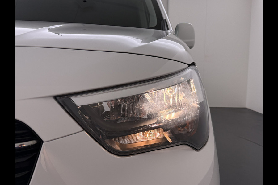 Opel Combo 1.5D 131PK Automaat L2H1 Navi Airco Pdc Dakdragers Apple Carplay Android Auto Cruise DAB Edition Schuifdeur Betonplex Wandbetimmering Bott Inbouwkast Regen-Lichtsensor 1e Eigenaar Origineel Nederlandse Bedrijfswagen
