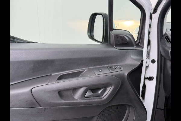 Opel Combo 1.5D 131PK Automaat L2H1 Navi Airco Pdc Dakdragers Apple Carplay Android Auto Cruise DAB Edition Schuifdeur Betonplex Wandbetimmering Bott Inbouwkast Regen-Lichtsensor 1e Eigenaar Origineel Nederlandse Bedrijfswagen