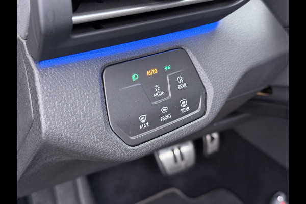 Volkswagen ID.4 First 82kWh SOH 93% Warmtepomp Trekhaak Camera Adap.Cruise Apple Carplay Android Auto Stuur+Stoelverwarming Navi Ecc Pdc Lmv 20" Led Wifi Voorruitverwarming DAB Isofix Verkeersbord detectie 1.000KG Trekgewicht 1e Eigenaar Dealeronderhouden