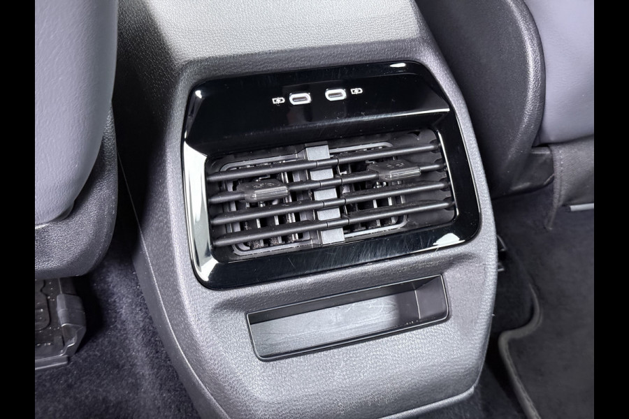 Volkswagen ID.4 First 82kWh SOH 93% Warmtepomp Trekhaak Camera Adap.Cruise Apple Carplay Android Auto Stuur+Stoelverwarming Navi Ecc Pdc Lmv 20" Led Wifi Voorruitverwarming DAB Isofix Verkeersbord detectie 1.000KG Trekgewicht 1e Eigenaar Dealeronderhouden