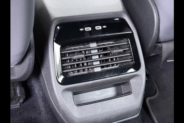 Volkswagen ID.4 First 82kWh SOH 93% Warmtepomp Trekhaak Camera Adap.Cruise Apple Carplay Android Auto Stuur+Stoelverwarming Navi Ecc Pdc Lmv 20" Led Wifi Voorruitverwarming DAB Isofix Verkeersbord detectie 1.000KG Trekgewicht 1e Eigenaar Dealeronderhouden