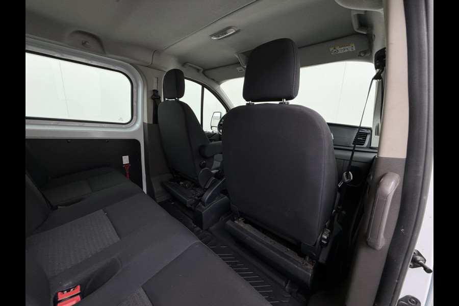 Ford Transit Custom 300 2.0TDCI 130PK Dubbele Cabine L2H1 Trekhaak Navi Camera Airco Cruise Control Pdc Trend DC Schuifdeur Betonplex Vloer Wandbetimmering Bott Inbouwkast Lane Assist 2.800KG Trekgewicht 1e Eigenaar