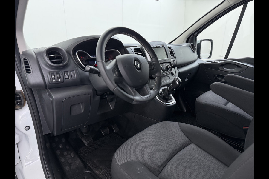 Renault Trafic 2.0 dCi 120 T29 L2H1 Dubbele Cabine Trekhaak Camera Navi Ecc Cruise Control Pdc DAB Business Euro 6 Betonplex Vloer Wandbetimmering Regen-Lichtsensor 2.000kg Trekgewicht 1e Eigenaar 5-Persoons