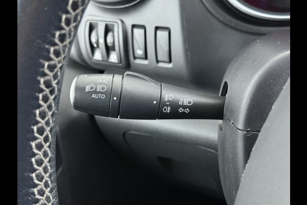 Renault Trafic 2.0 dCi 120 T29 L2H1 Dubbele Cabine Trekhaak Camera Navi Ecc Cruise Control Pdc DAB Business Euro 6 Betonplex Vloer Wandbetimmering Regen-Lichtsensor 2.000kg Trekgewicht 1e Eigenaar 5-Persoons