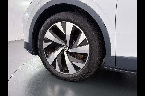 Volkswagen ID.4 First 82kWh SOH 90% Warmtepomp Trekhaak Camera Adap.Cruise Apple Carplay Android Auto Stuur+Stoelverwarming Navi Ecc Pdc Lmv 20" Led Wifi Voorruitverwarming DAB Isofix Verkeersbord detectie 1.000KG Trekgewicht 1e Eigenaar Dealeronderhouden