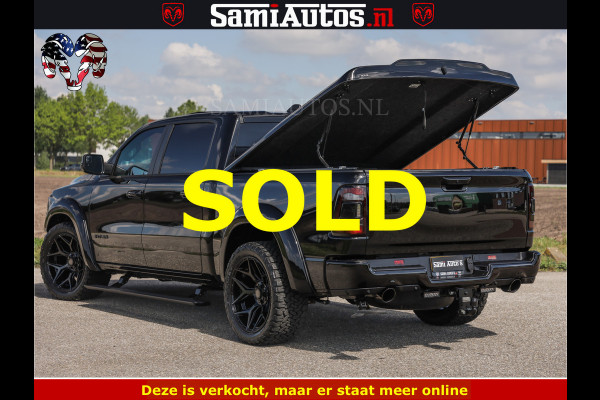 Dodge Ram BLACK BEAST HULK 5.7 V8 | HUD | WIDE BODY | BOM VOL | CREW CAB DUBBELE CABINE | 5 PERSOONS | MEGA DIKKE LIMITED BLACK ON BLACK | ZO GOED ALS NIEUW |