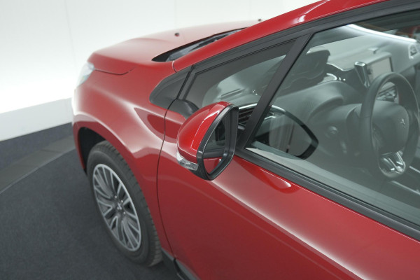 Peugeot 2008 PureTech 110 EAT6 Active | Camera | Apple CarPlay | Parkeersensoren