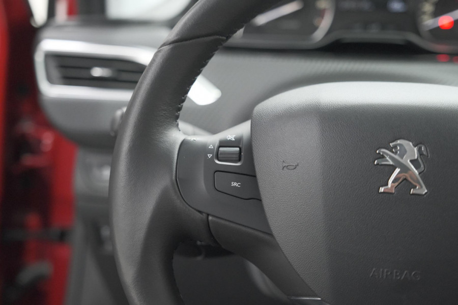 Peugeot 2008 PureTech 110 EAT6 Active | Camera | Apple CarPlay | Parkeersensoren