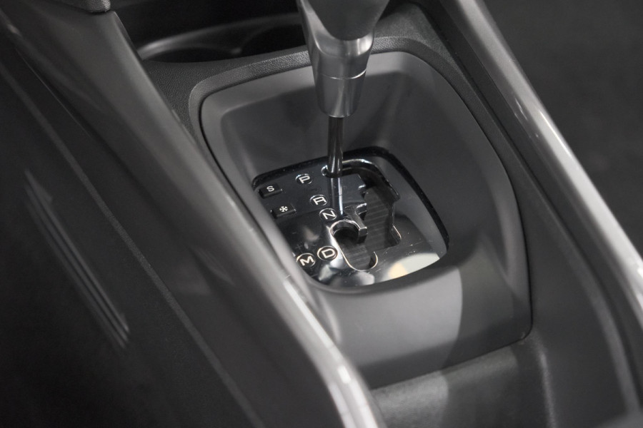 Peugeot 2008 PureTech 110 EAT6 Active | Camera | Apple CarPlay | Parkeersensoren