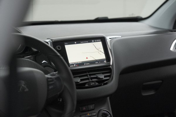 Peugeot 2008 PureTech 110 EAT6 Active | Camera | Apple CarPlay | Parkeersensoren
