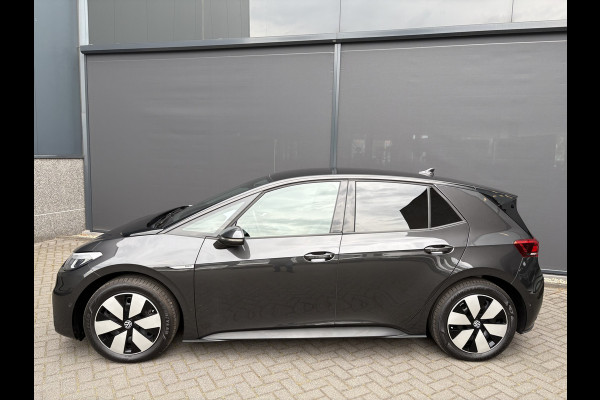 Volkswagen ID.3 Pro Advantage 58 kWh Airco - Achteruitrijcamera - Navigatie - Apple carplay - parkeersensoren - Voorstoelen verwarmd - Rondomzicht camera - Licht metalen velgen 18 inch - Radio - Led verlichting  - Stuur multifunctioneel - Cruise control