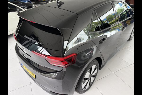 Volkswagen ID.3 Pro Advantage 58 kWh Airco - Achteruitrijcamera - Navigatie - Apple carplay - parkeersensoren - Voorstoelen verwarmd - Rondomzicht camera - Licht metalen velgen 18 inch - Radio - Led verlichting  - Stuur multifunctioneel - Cruise control