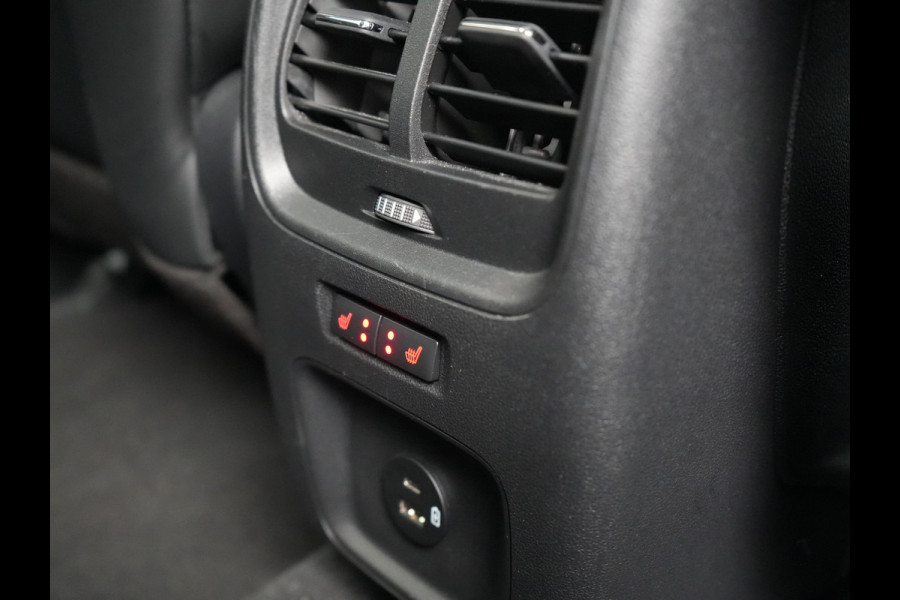 Ford Kuga 2.5 Vignale PHEV 225pk Dealer O.H. | Trekhaak Af Fabriek | 360 Camera | Adaptive Cruise | Lederen Sportstoelen Memory & Verwarmd | Bang & Olufsen | Apple Carplay | Keyless | Achterbank Verwarmd | Blis | Stuur Verwarmd | Navigatie | DAB | Plug In Hybrid |