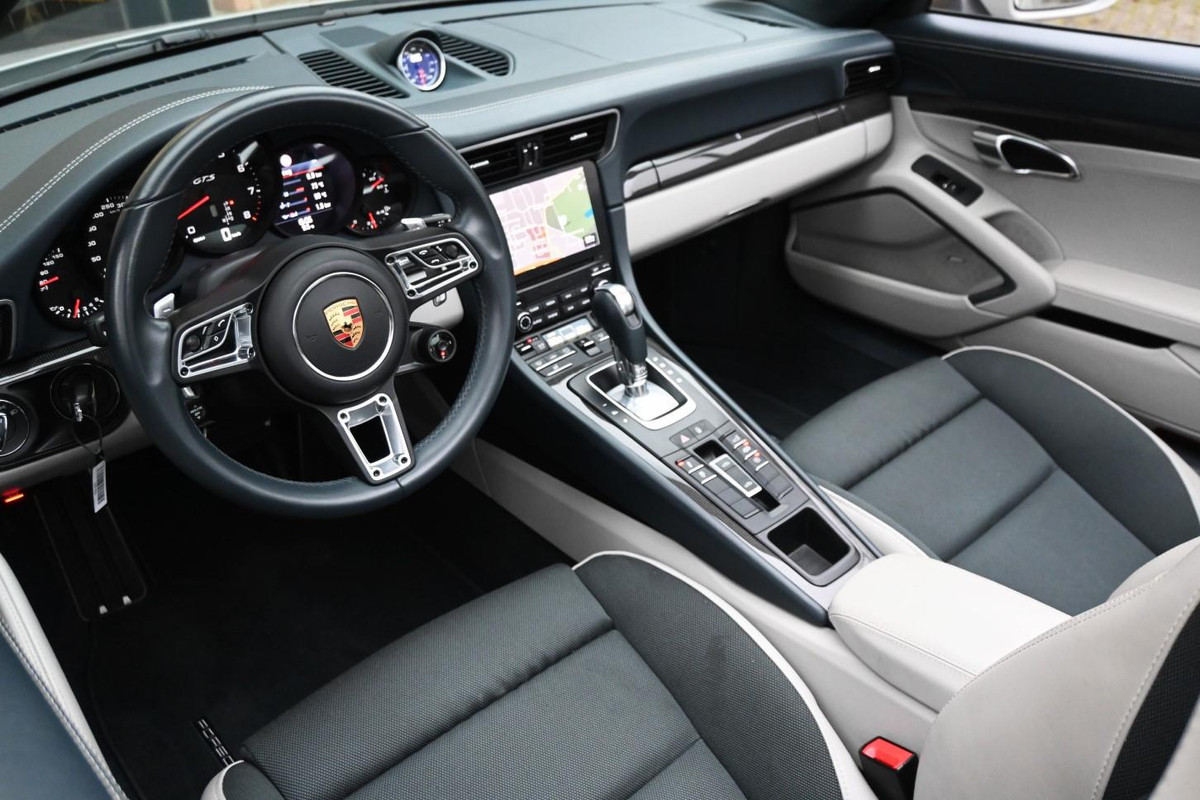 Porsche 911 3.0 Targa 4 GTS PDK Krijt SportChrono BOSE A.CAM '19