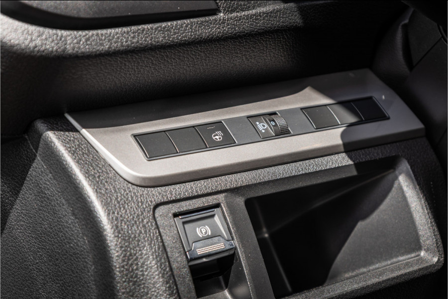 Peugeot Expert 2.0 BlueHDi L3 DC | Navigatie | CarPlay | Camera | L+R Schuifdeur | LED Koplampen | Afneembare trekhaak | Dodehoek detector | Cruise control | DAB | BPM Vrij | Fabrieksgarantie