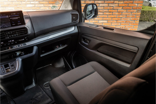 Peugeot Expert 2.0 BlueHDi L3 DC | Navigatie | CarPlay | Camera | L+R Schuifdeur | LED Koplampen | Afneembare trekhaak | Dodehoek detector | Cruise control | DAB | BPM Vrij | Fabrieksgarantie